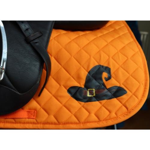 Halloween saddle pad, Witch hats on quilted saddle pad, Saddle pad for horseback riders, Equestrian saddle pad, Kids saddle pad