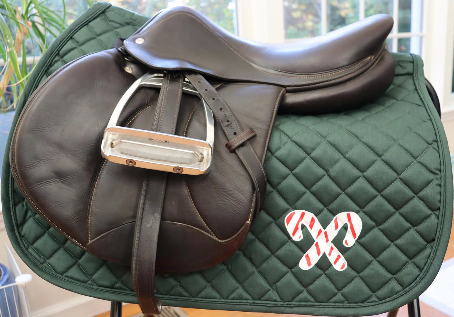 Holiday belt and saddle pad, Candy Canes on green saddle pad, Cute Christmas saddle pad and belt for horseback riders, Equestrian saddle pad